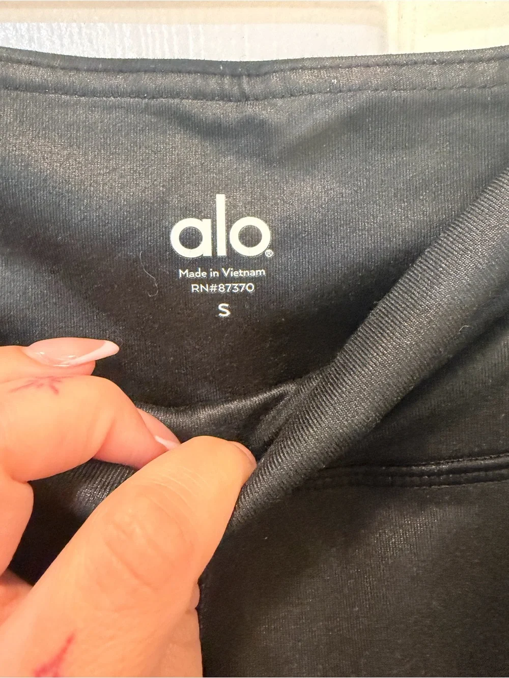 ALO Yoga black alo